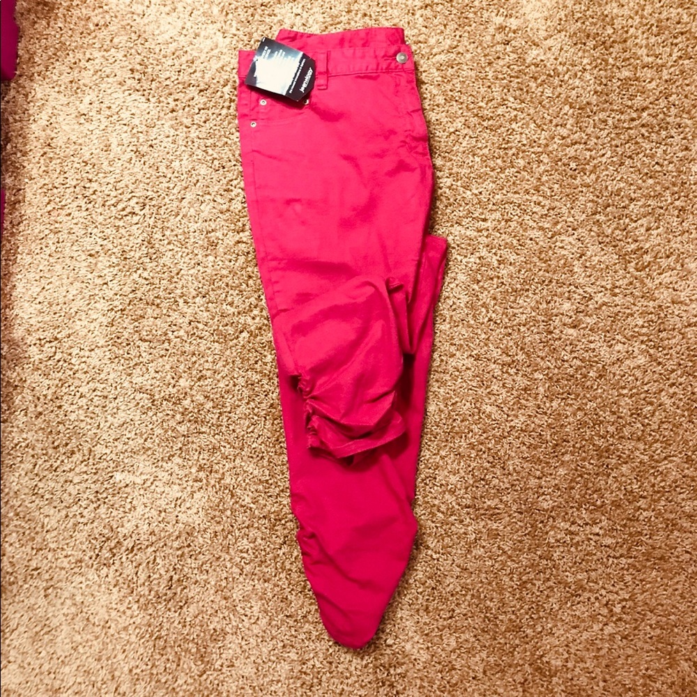 Two piece Capri pants set. - Picture 7 of 8